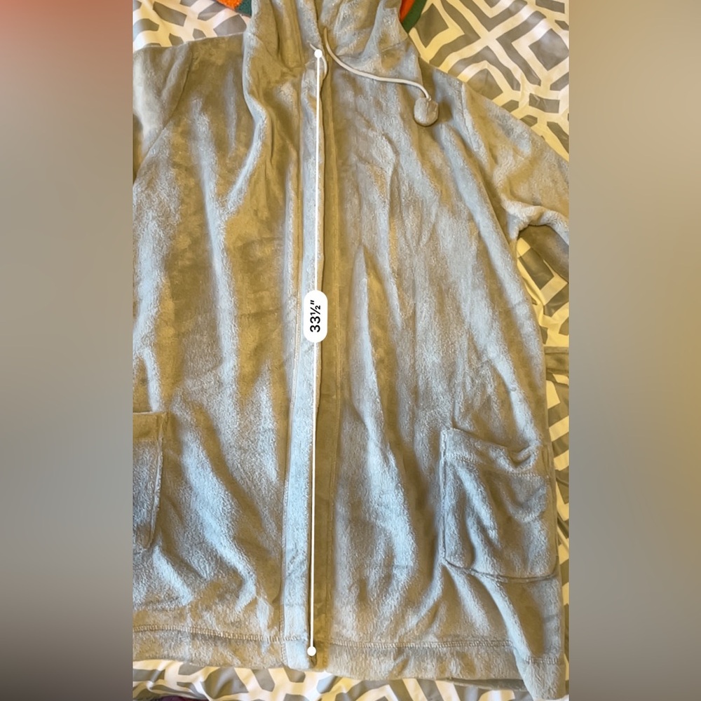 🌸 NWOT Fuzzy Robe - Picture 6 of 7